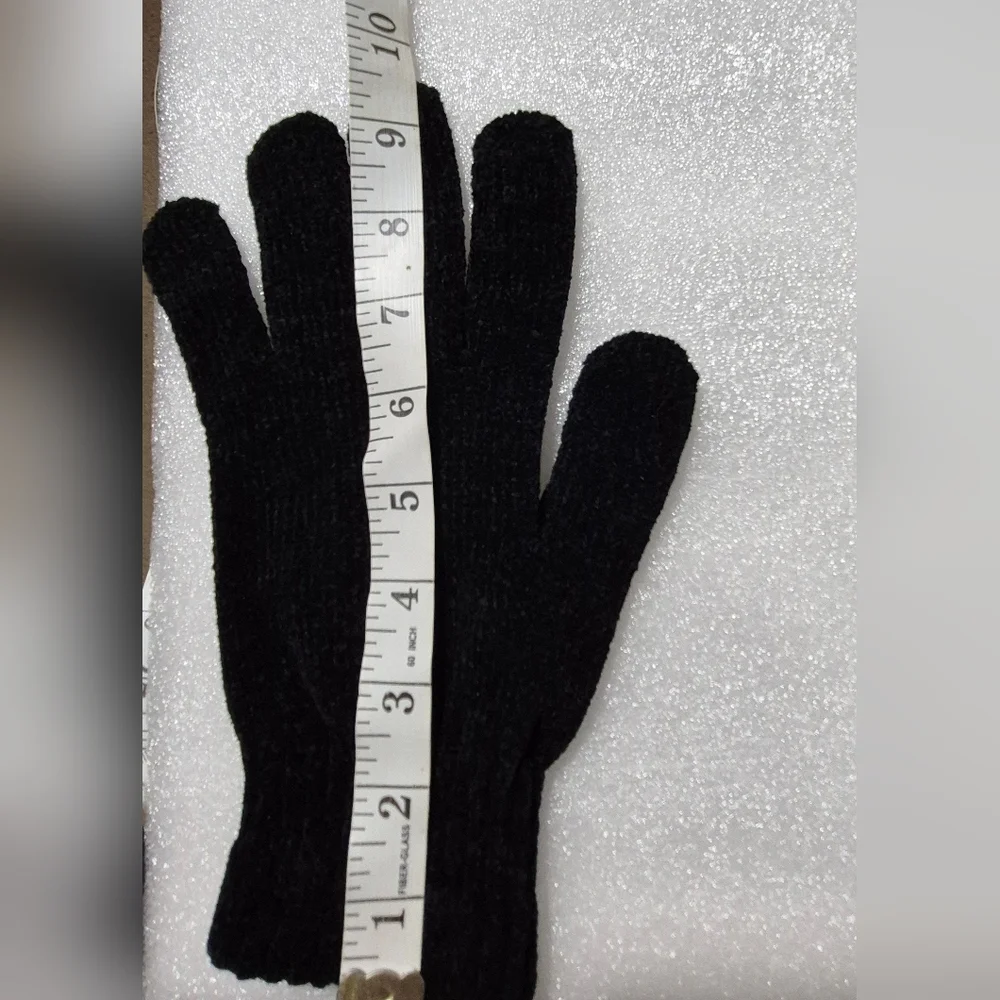 Juicy Couture Black Knit Soft Gloves With Gold Heart Charm One Size